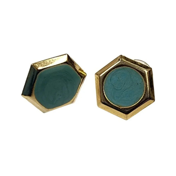 Vintage Emerald Green Hexagon Stud Earrings Gold Tone Post Back Closure - Picture 1 of 2